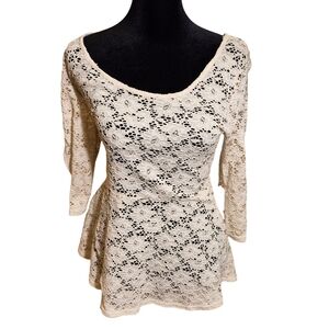 Decree Ivory Lace Top | Size Large | Scoop Neck 3/4